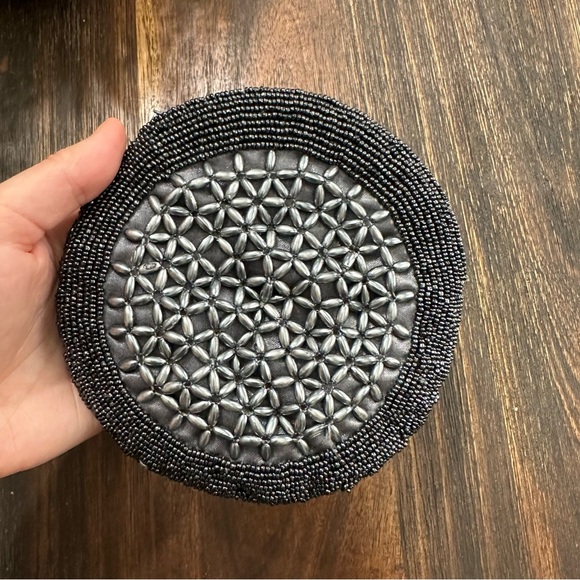 Beaded round silver gray small purse pouch makeup travel bag - Picture 3 of 9